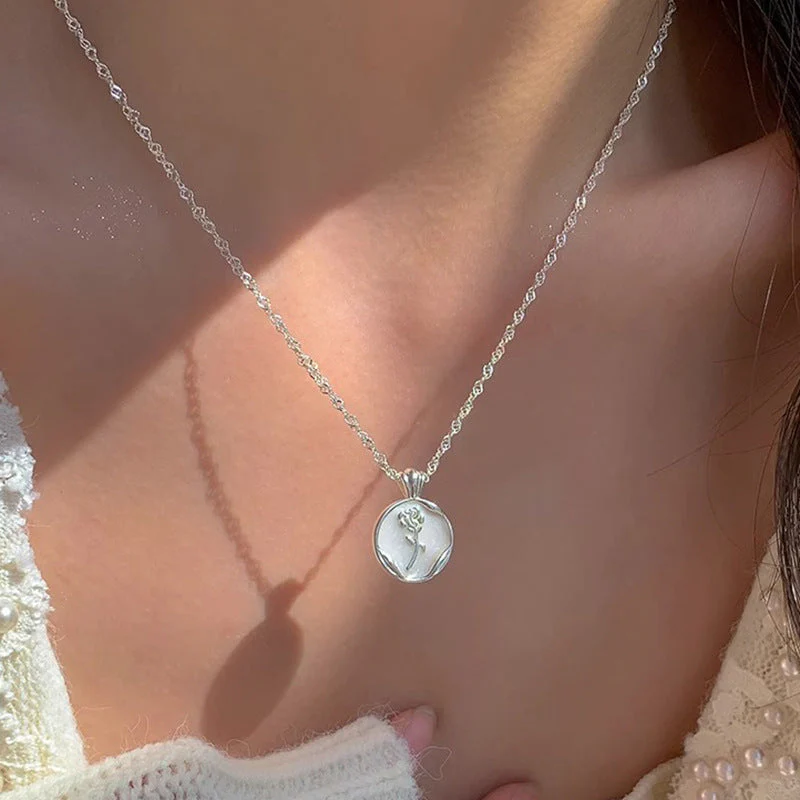 Aesthetic Flower Necklace - Image 8