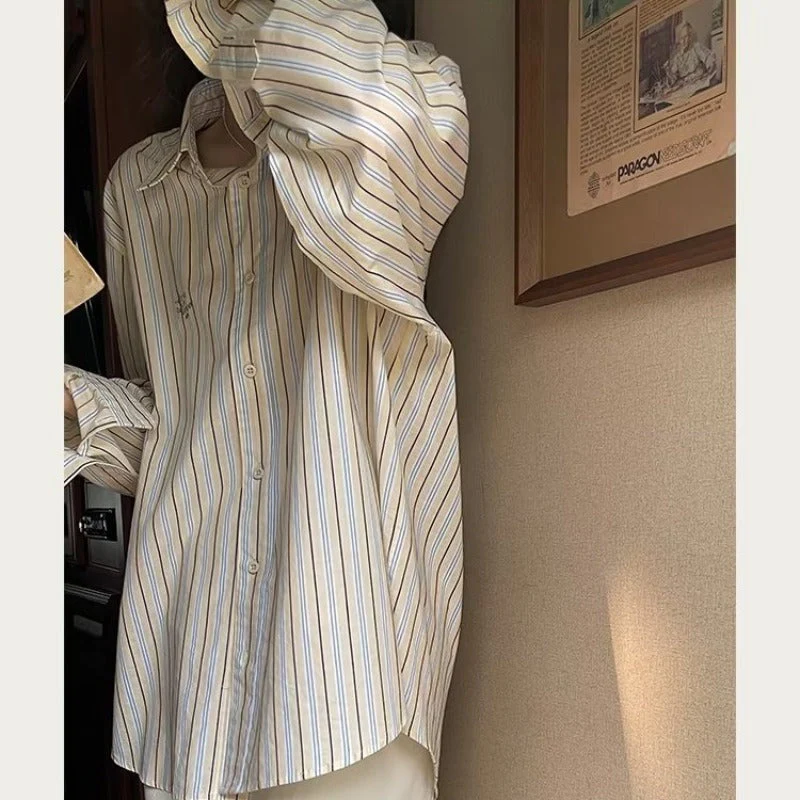 Aesthetic Striped Button Blouse - Image 5
