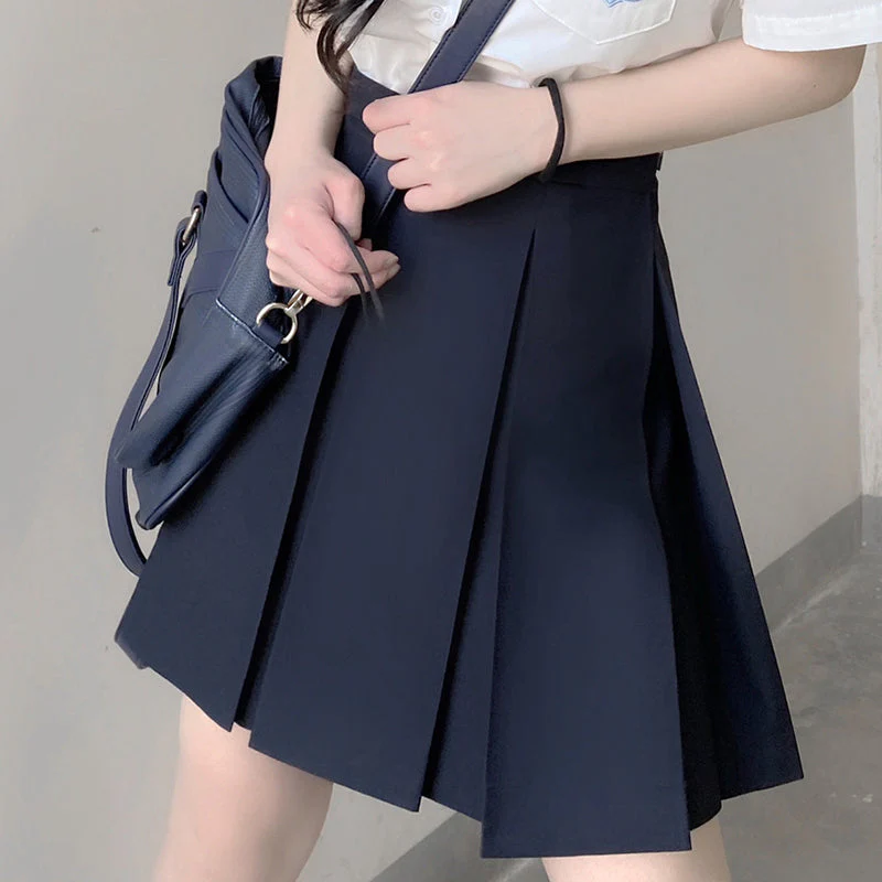 Black Pleated Skirt - Image 2