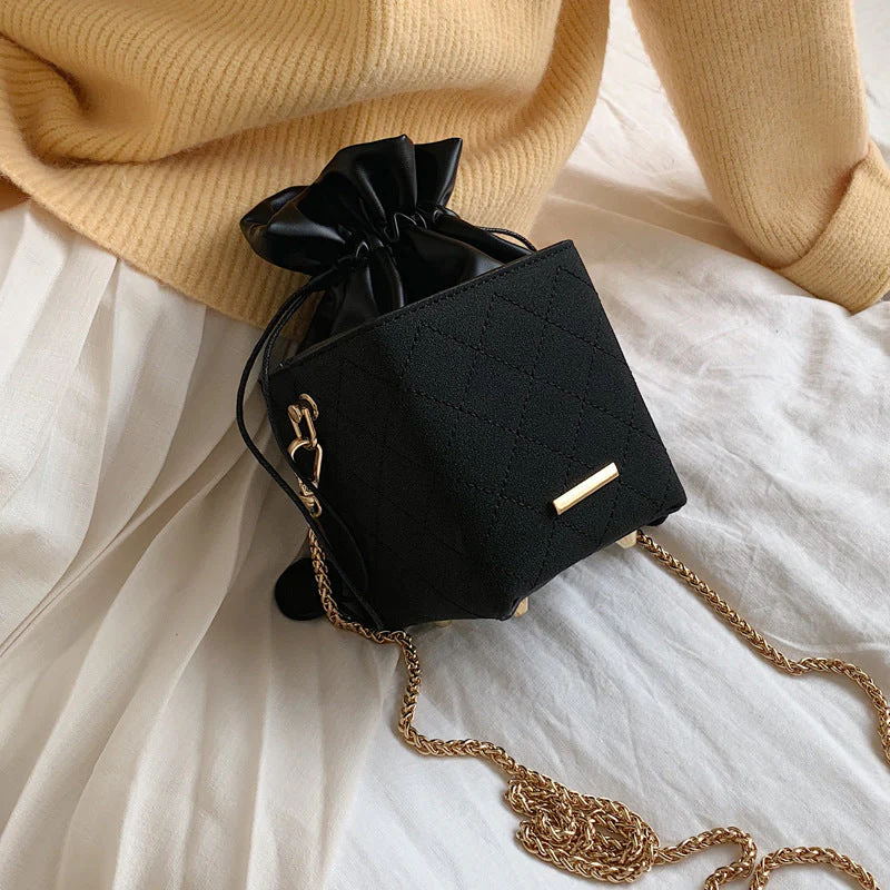 Chain Shoulder Bag