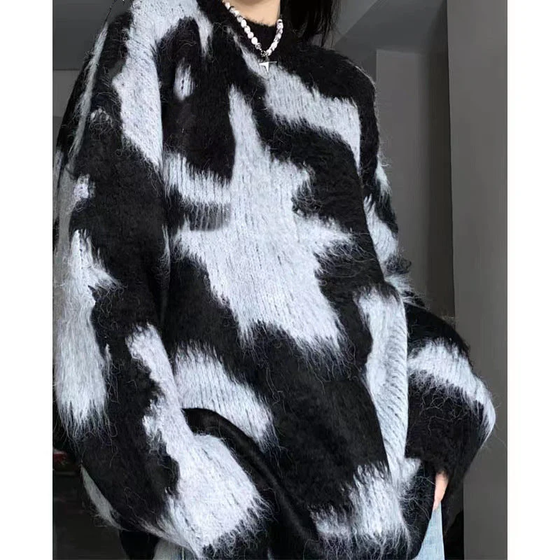 Contrast Fuzzy Knit Pullover Sweater - Image 5