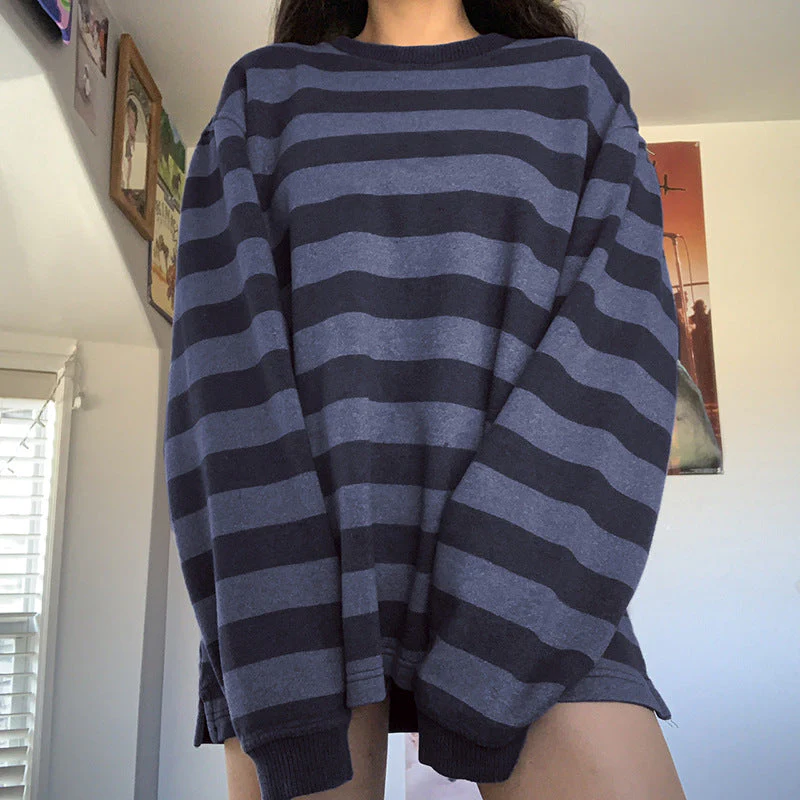 Crew Neck Striped Oversize Sweatshirt - Image 2