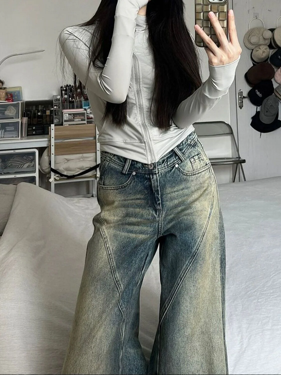 Distressed Washed Splice Design Loose Boyfriend Jeans - Image 4