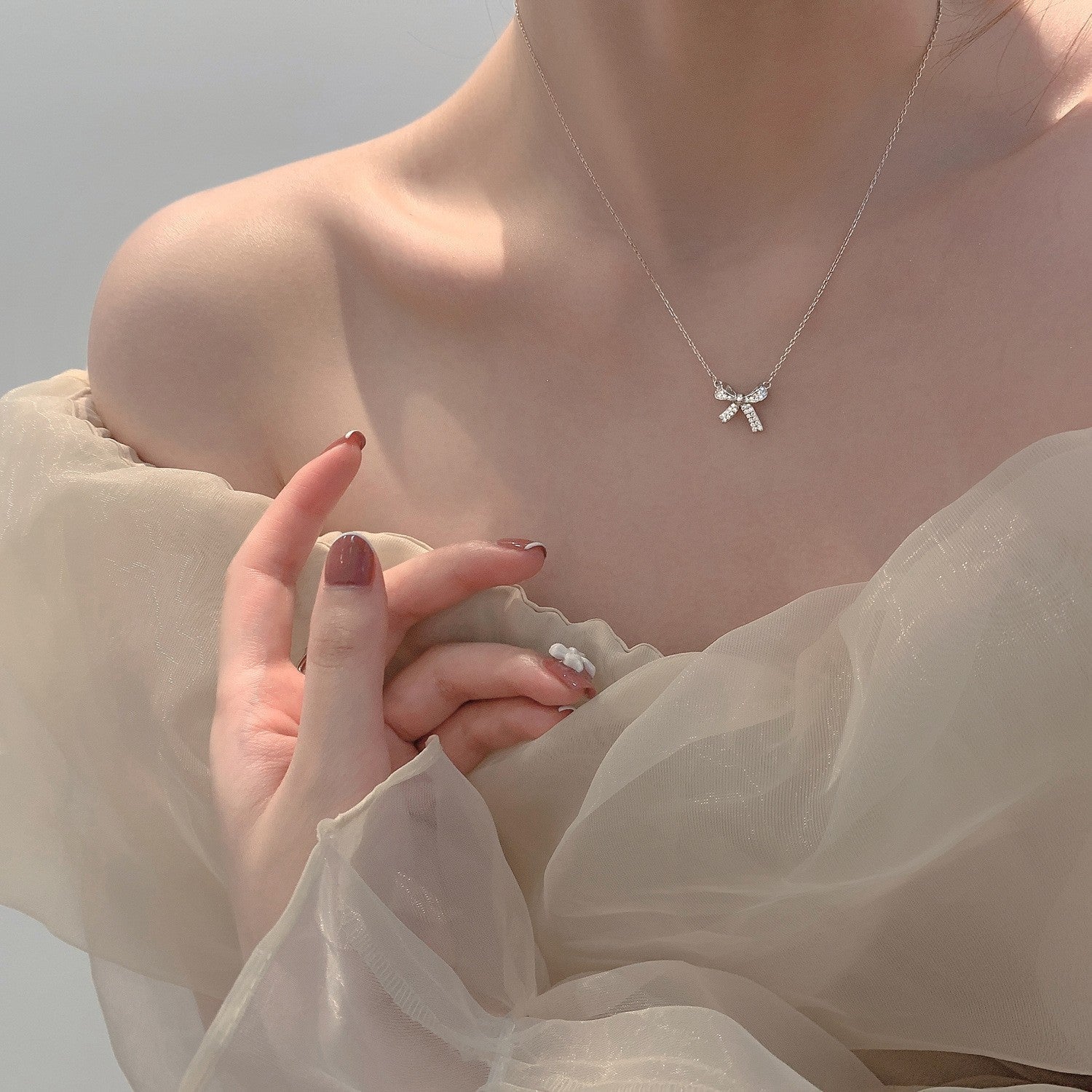 Double-layer Pearl Camellia Necklace - Image 10