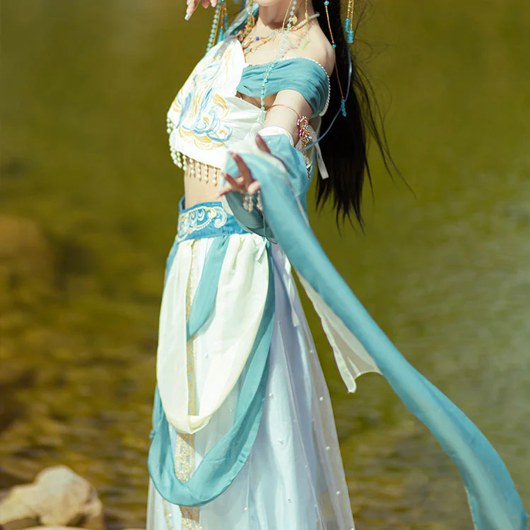 Embroidered Flower Hanfu Set - Image 4