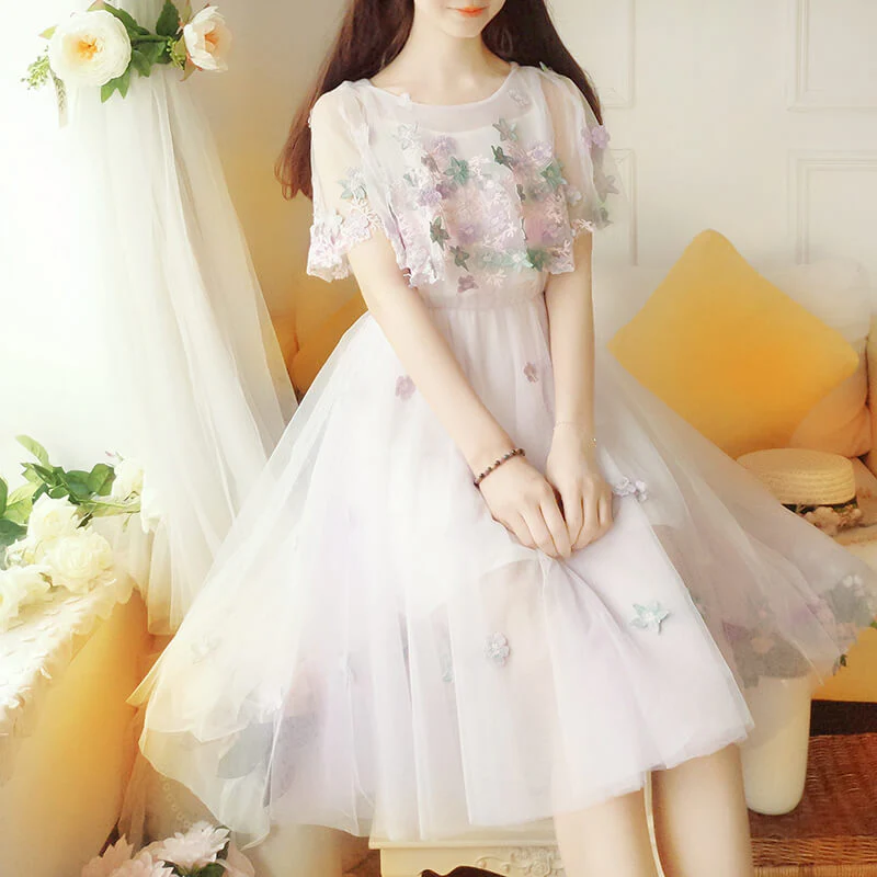 Embroidery Floral Flare Sleeve Dresses - Image 4