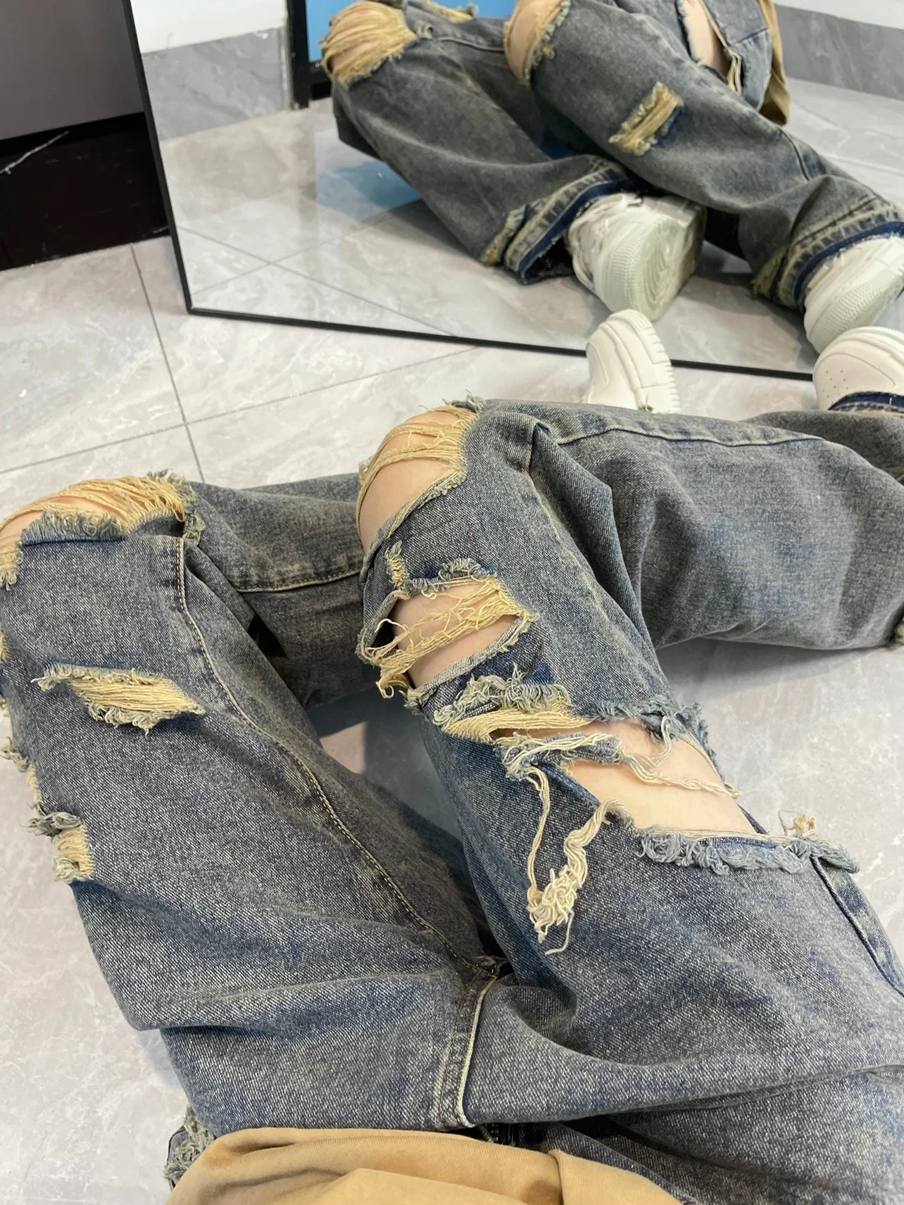 Faded Boyfriend Fit Frayed Ripped Jeans - Image 5