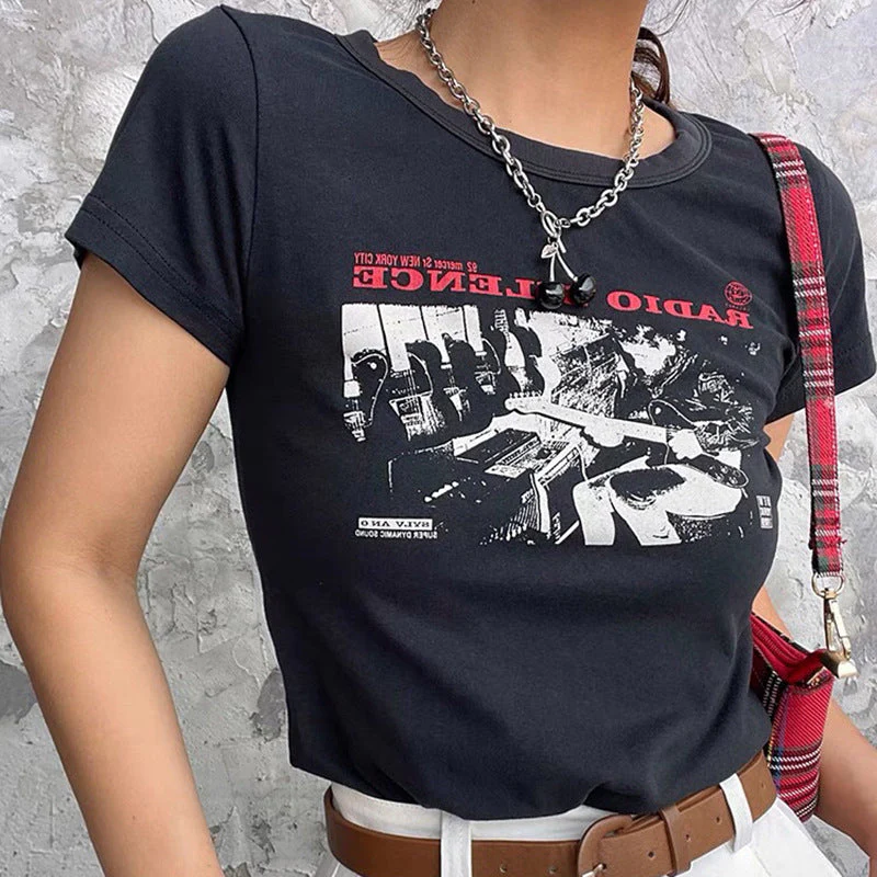 Figure Graphic Short Sleeve Crop Top - Image 4