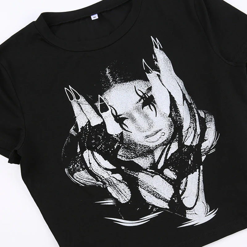 Figure Printed Black Crop Top - Image 10