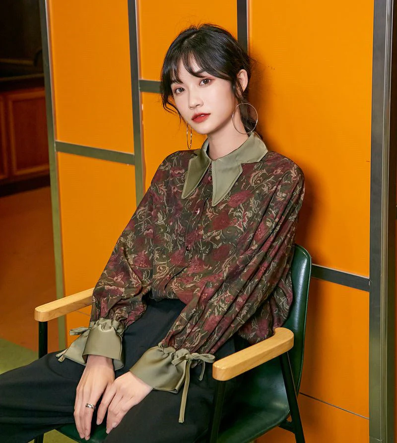 Floral Large Lapel Shirt - Image 5