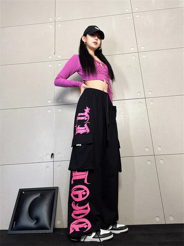 Gothic Letter Pocket Patch Wide Leg Sweatpants - Image 4