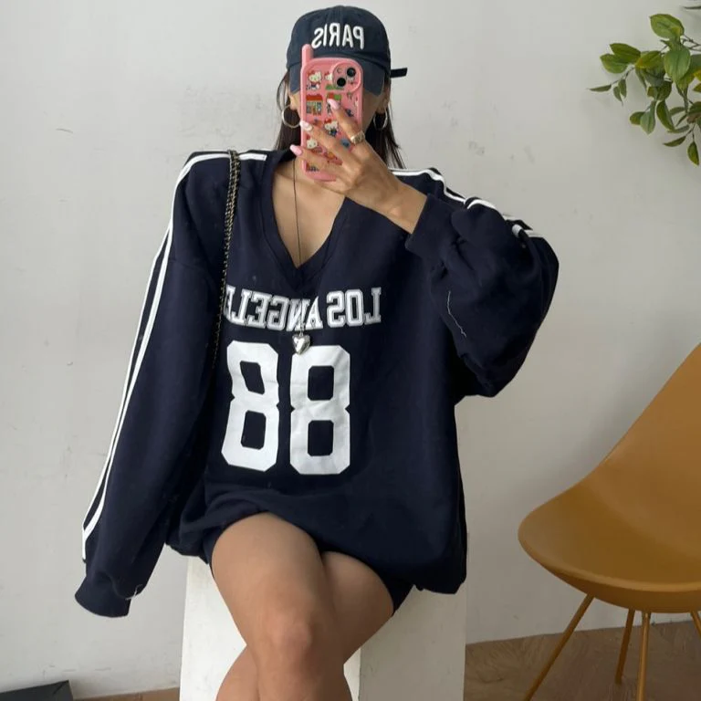 Letter Print Piping V-Neck Oversized Sweatshirt - Image 2