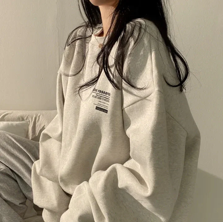 Letter Print Pullover Oversized Sweatshirt - Image 2