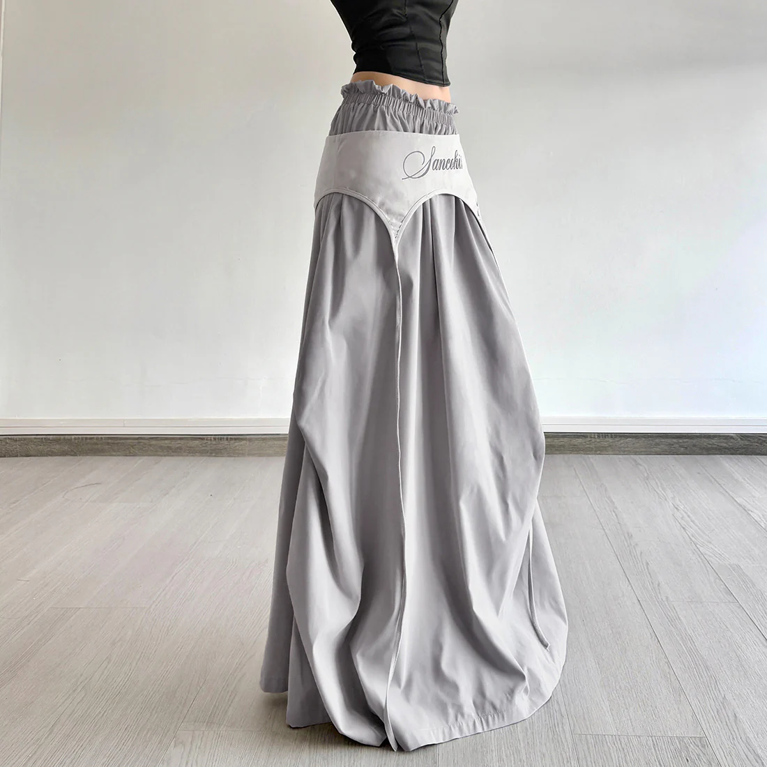 Letter print unique cut skirt with elastic waist design - Image 2