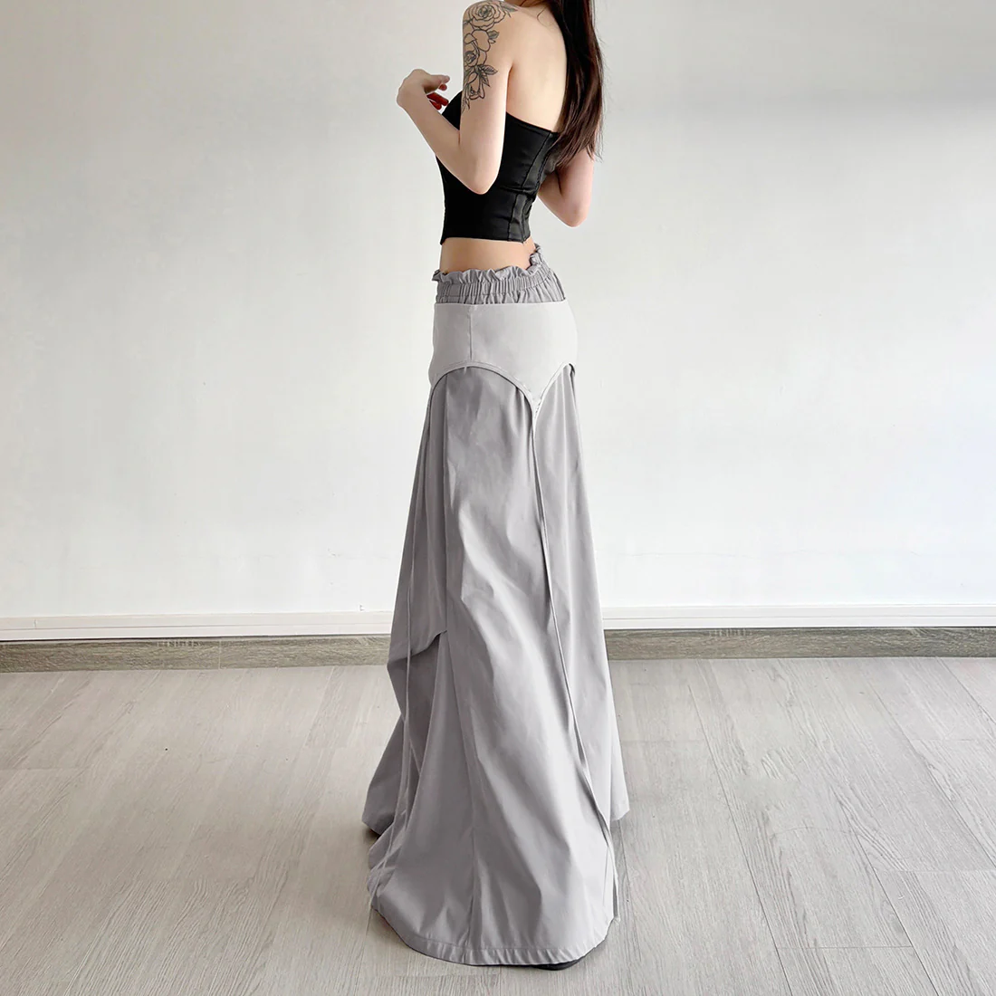Letter print unique cut skirt with elastic waist design - Image 5
