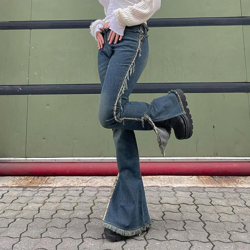 Low-waisted Raw Edge Flared Jeans - Image 4