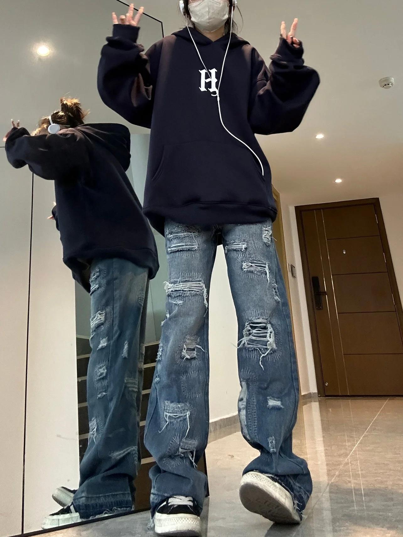 Patched Distressed Loose Jeans - Image 4