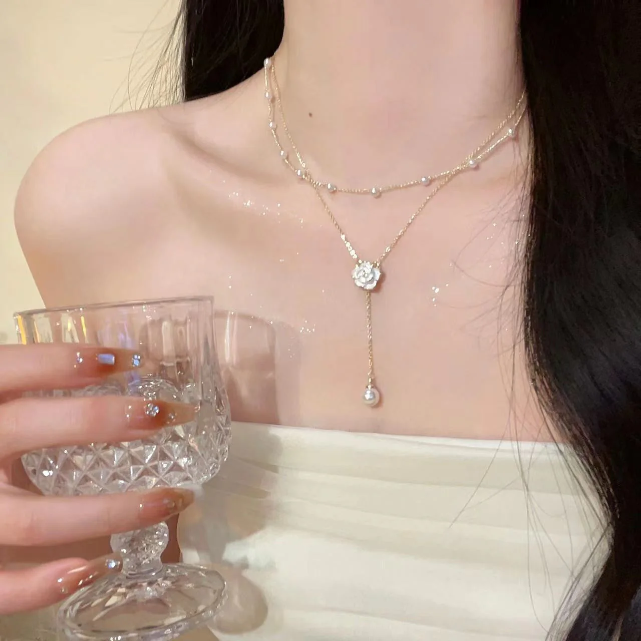 Pearl and Rhinestone Pendant Necklace - Image 14