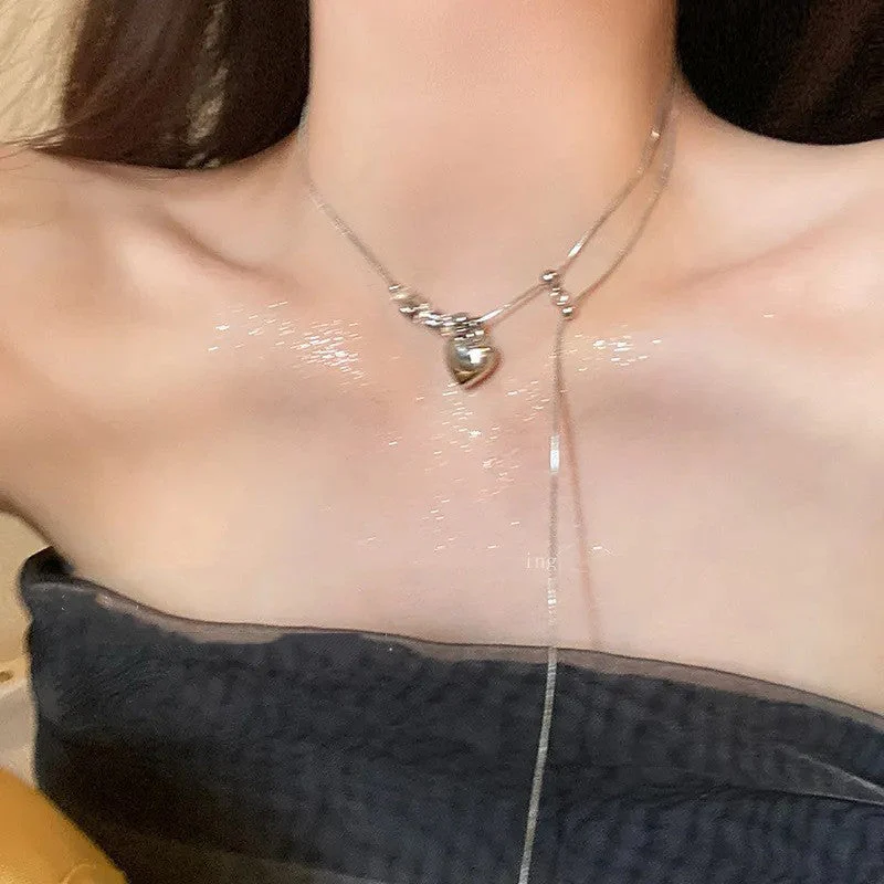 Pearl and Rhinestone Pendant Necklace - Image 17