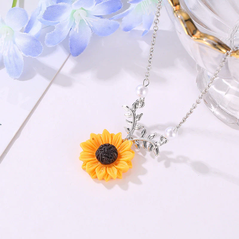 Pearl Sun Flower Necklace - Image 4