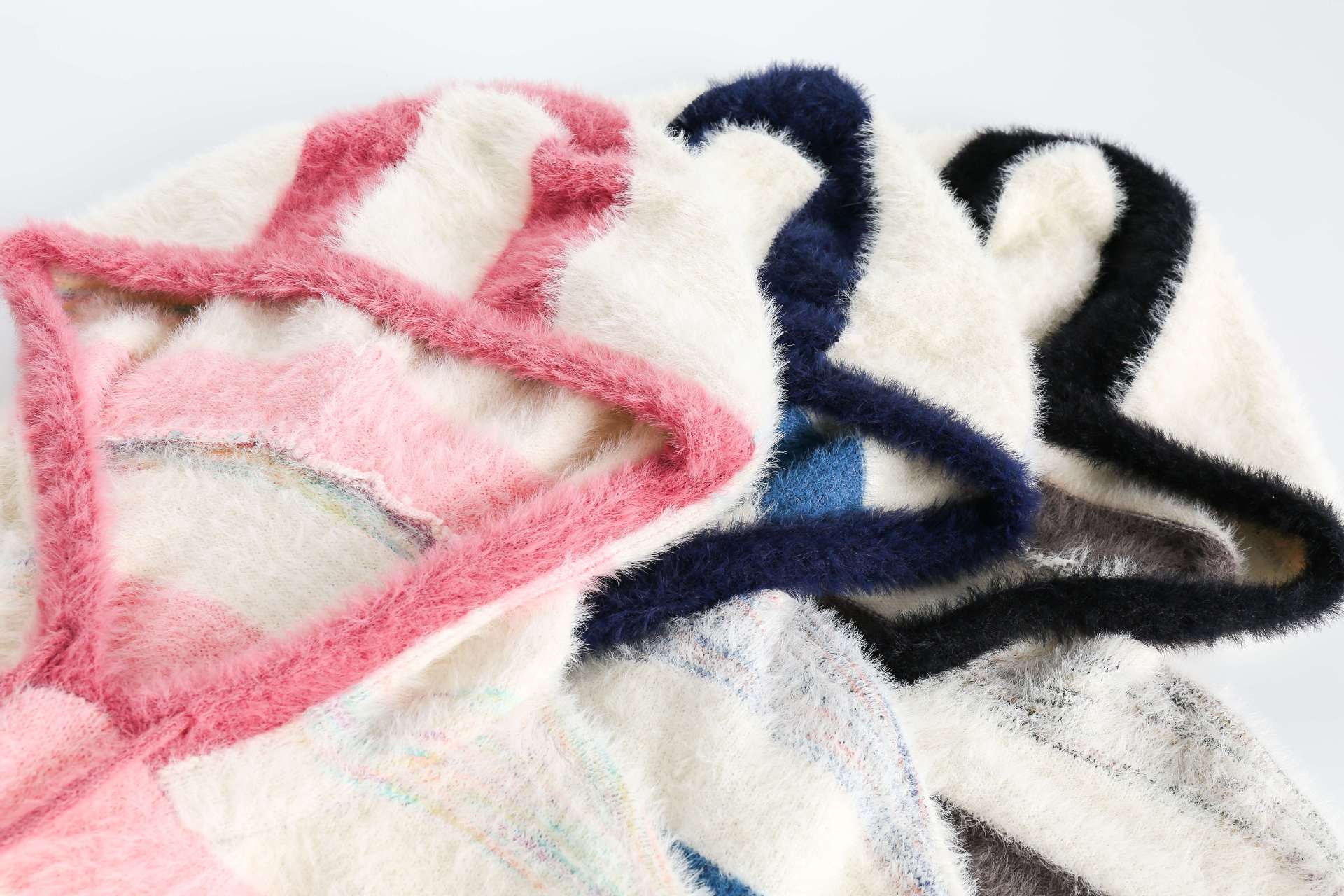 Preppy Contrast Color Stripe Fuzzy Hooded Sweater - Image 11