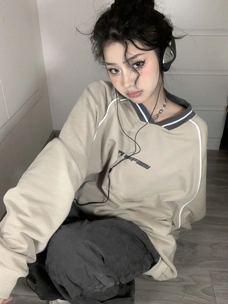 Print V Neck Patchwork Sweatshirt - Image 7
