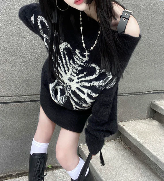 Vintage Butterfly Print Loose Sweater - Image 4