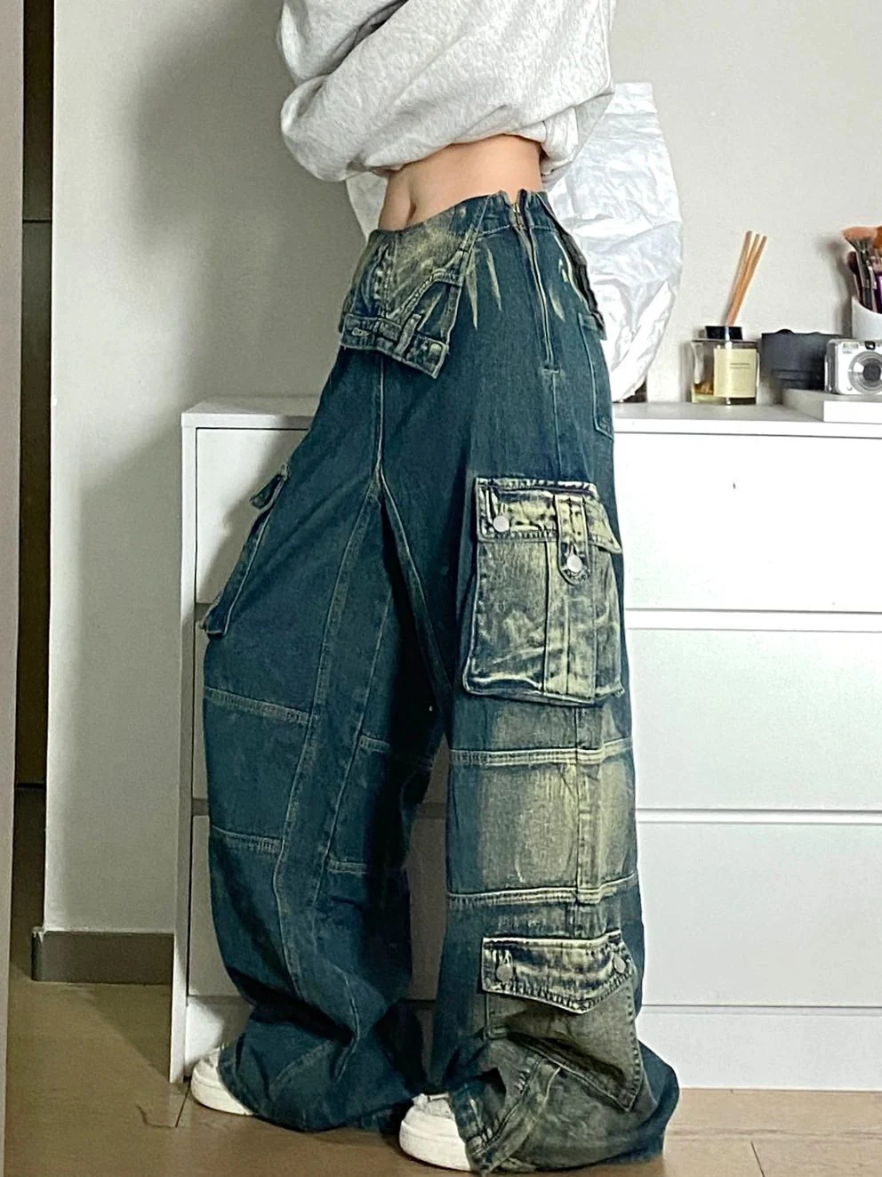 Vintage Contrast Wash Fold Over Cargo Jeans - Image 7
