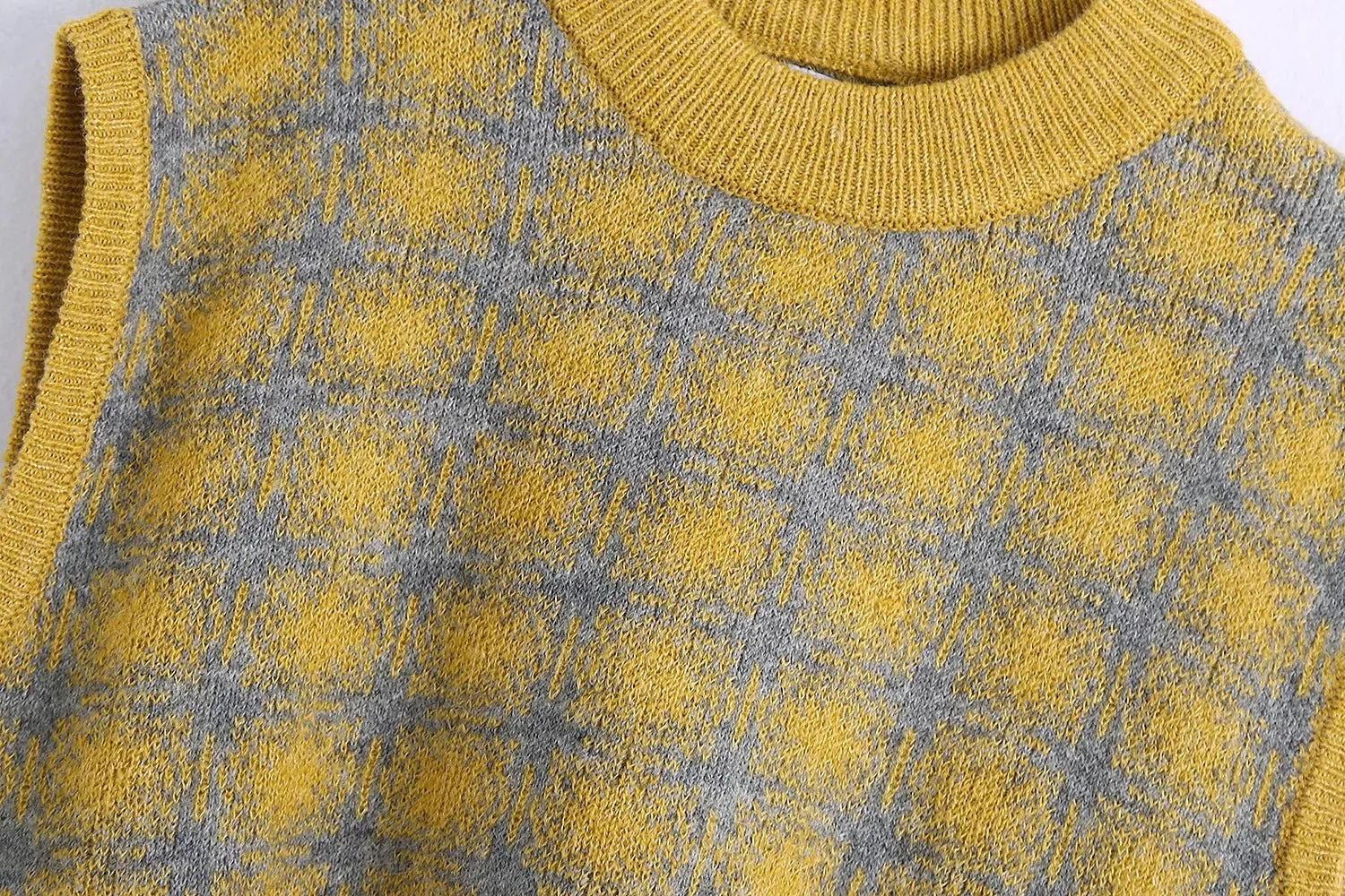 Vintage Jacquard Knit Vest - Image 3