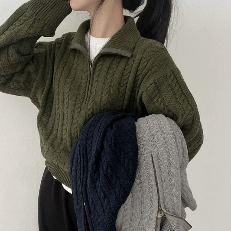 Vintage Lapel Neck Cable Knit Sweater - Image 3
