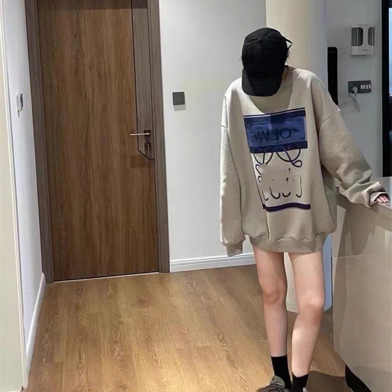 Vintage Patch Oversize Pullover Graphic Sweatshirt - Image 3