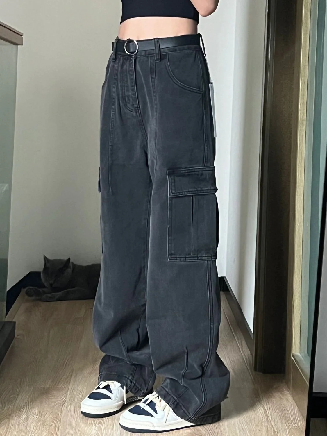 Worn Multi Pocket Casual Jeans - Image 3